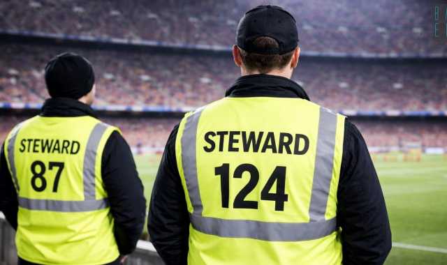 Paghe basse, lunghe trasferte, situazioni pericolose, poca tutela: � il difficile lavoro degli steward